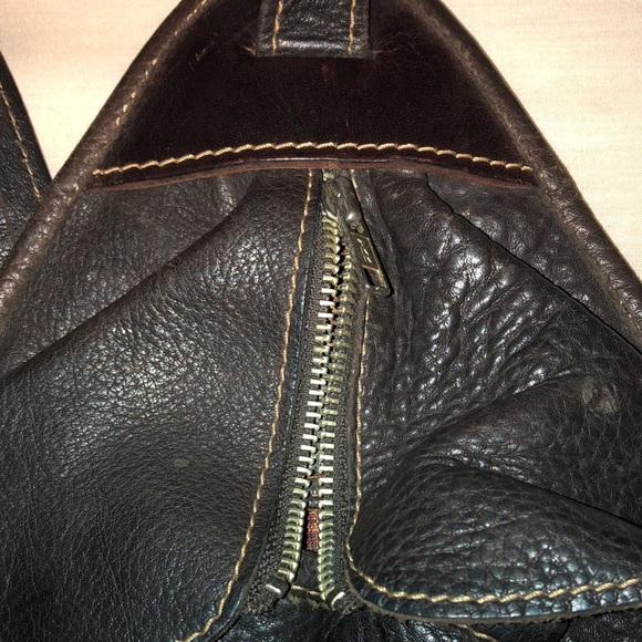 GENUINE LEATHER MADE IN CANADA CHOCOLATE ONE STRAP PURSE - Picture 6 of 7